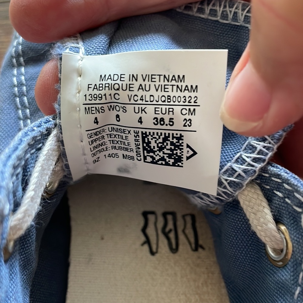 Converse - Picture 2 of 6